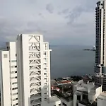 Lujoso Apto Piso 26 con Vista al Caribe